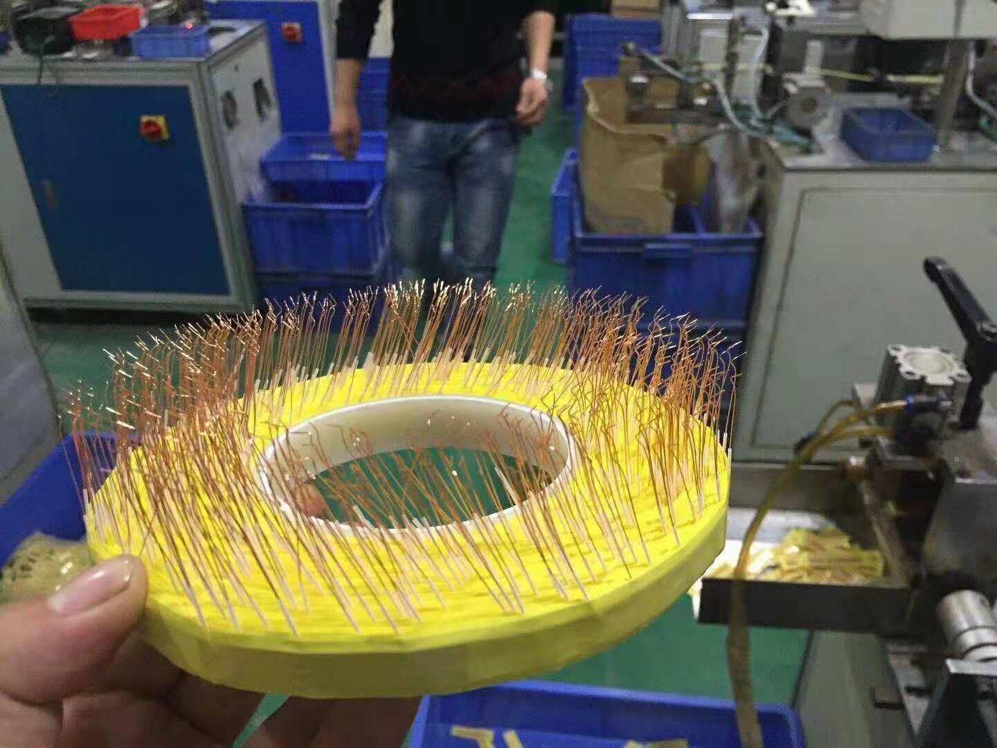 代理銅箔背膠、銅箔焊引線、銅箔穿套管、銅箔貼焊點、銅箔焊線、銅箔裁切等代加工工序